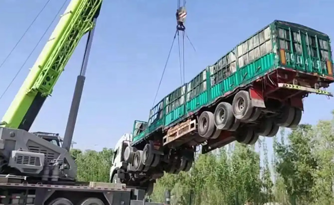 宽甸道路脱困救援案例